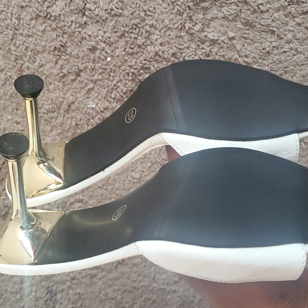 Sandal - Picture 2 of 2